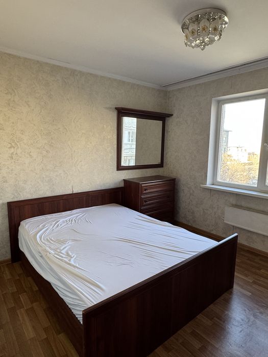 Продам спальный гарнитур