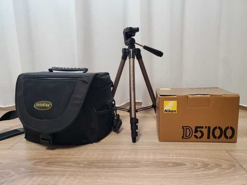 Set Nikon D5100 DSLR – cu 2 obiective si trepied