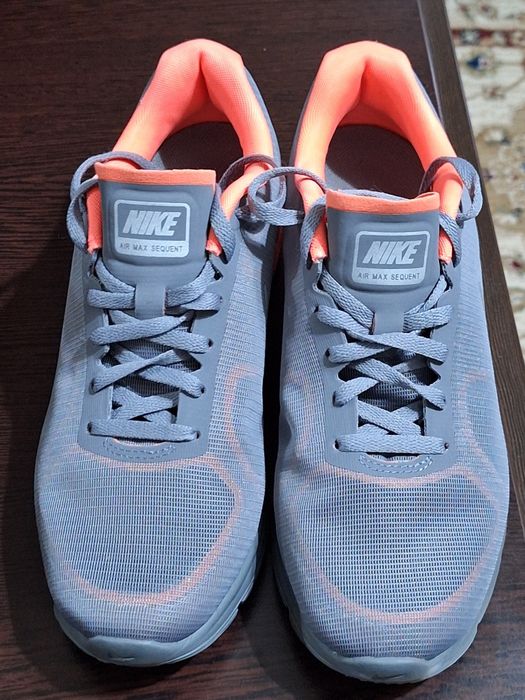 Adidasi NIKE Air Max Sequent Nr. 38 noi