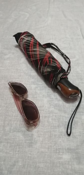 Продам очки и зонтик