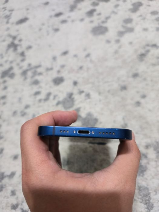 Vând iphone 12 64gb