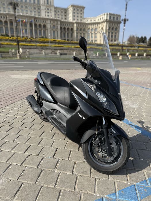 Vand maxi scuter Kymco Downtown 300i ABS