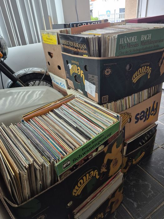 Lot Discuri Vinil colectie 7500 in stare buna cu muzica clasică 

- To