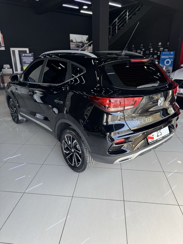 MG ZS sho’t sprafkada tayyor  oq va qora Kafolat 3 yil