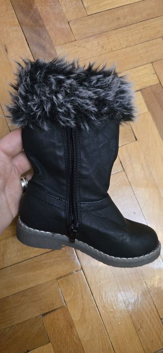 Cizmulite noi fetite