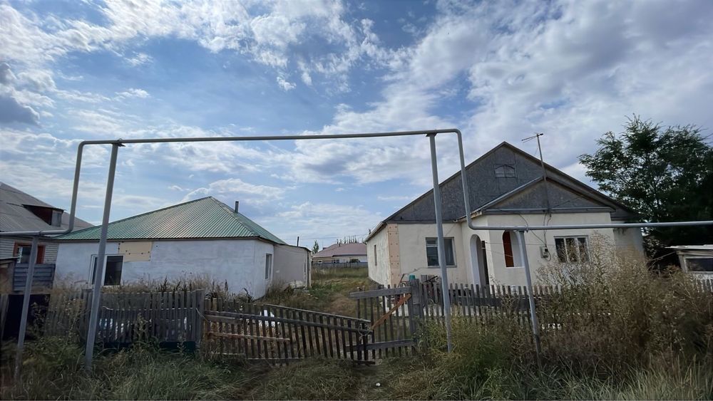 Талапкерде, Астанадан 10 мин,Үй сатылады 10 соток жерде. Баня,времянка