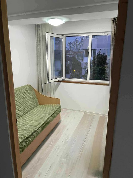 Vând garsonieră zona Zahana