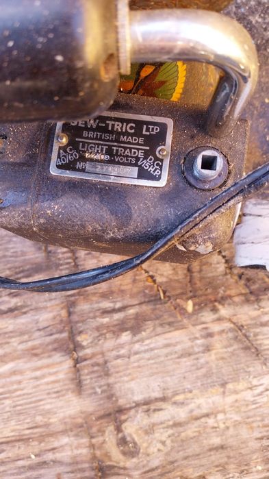 Mașina de cusut originala