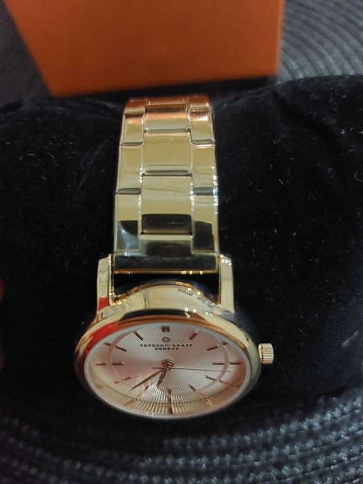 Нов Дамски часовник Frederic Graff