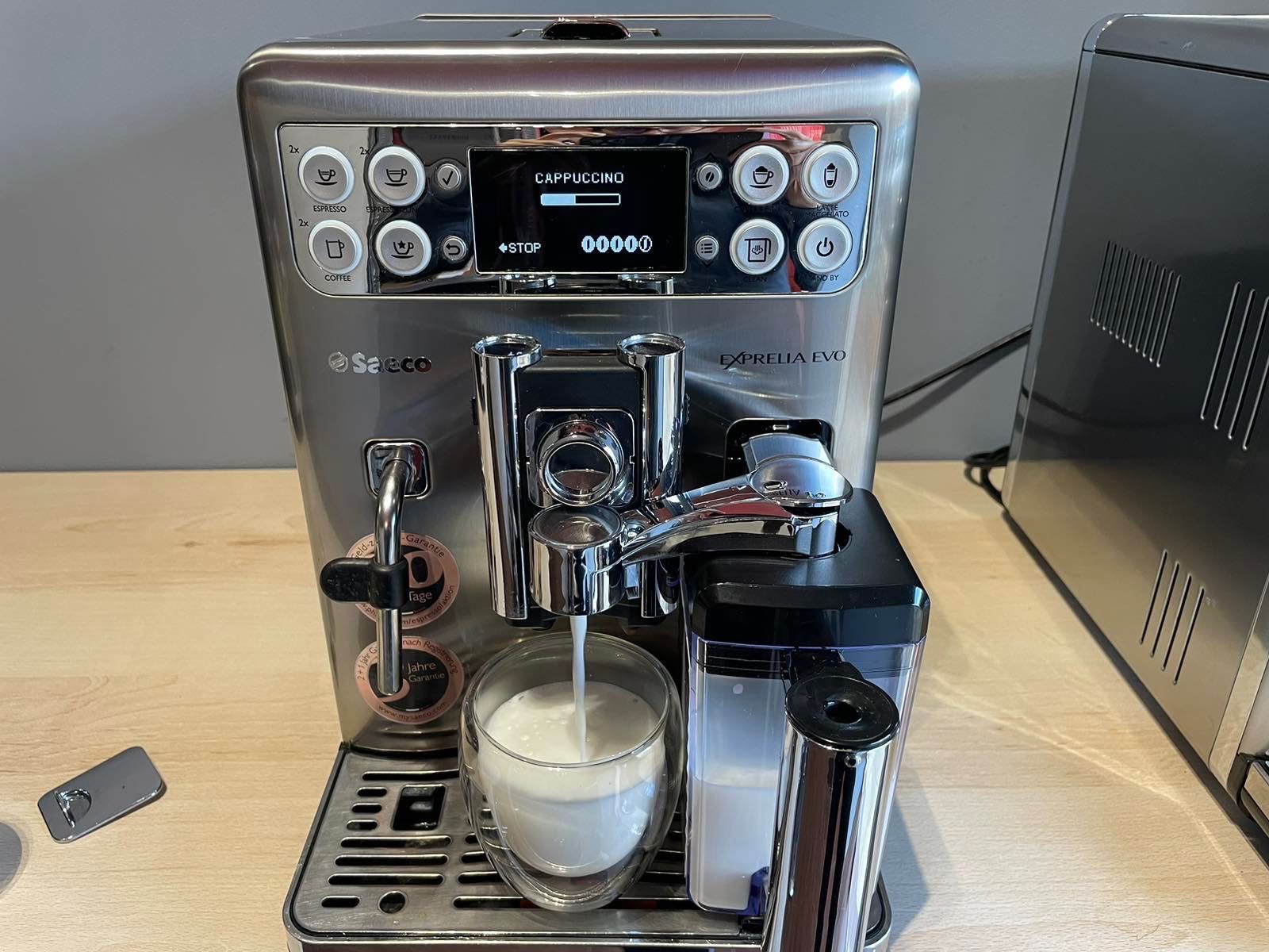 Saeco Exprelia Evo HD8858 с кана за мляко Кафемашина / Кафеавтомат