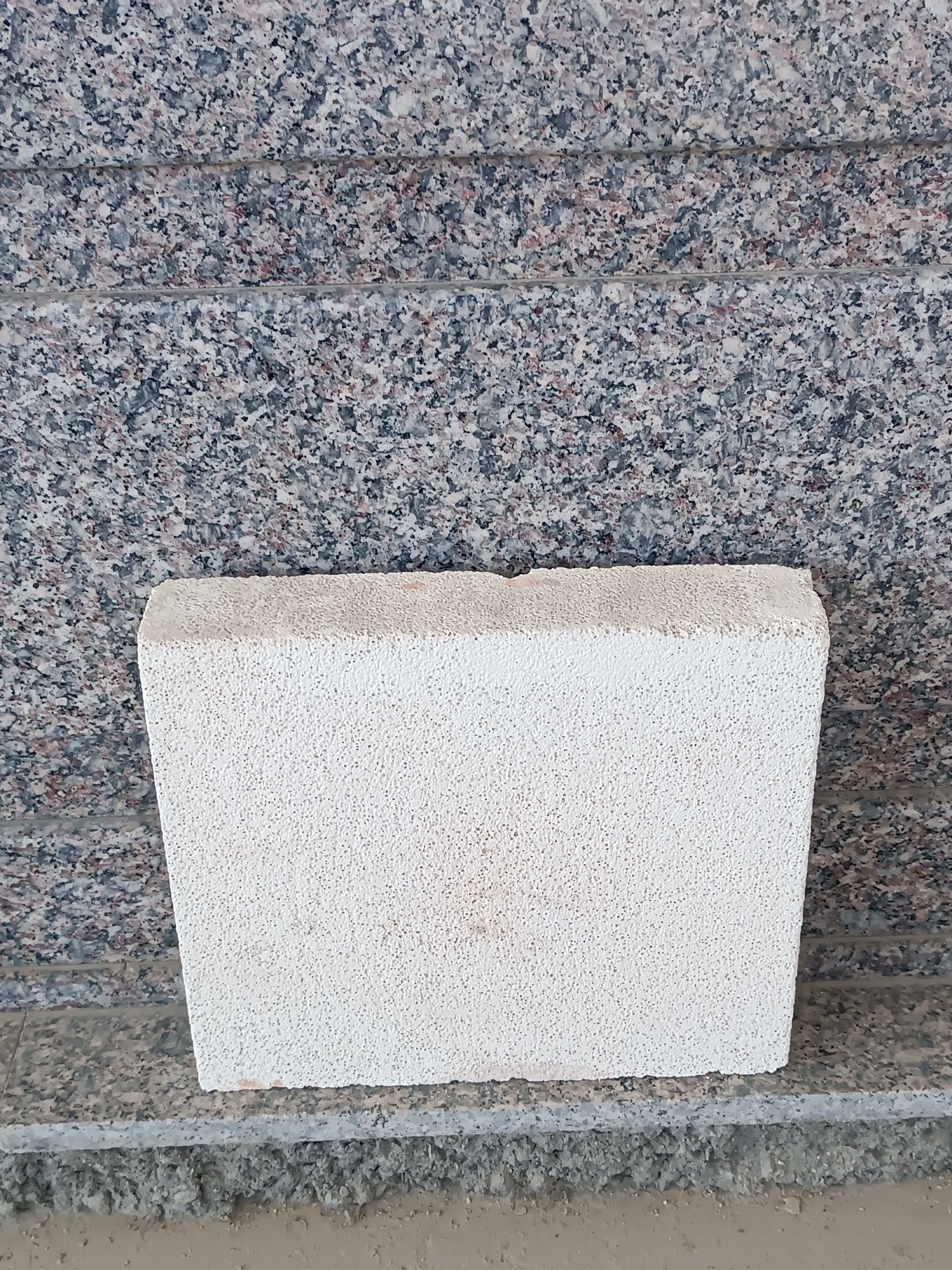 Oогнеупорни гишт хитой  25×23  / 30000сум