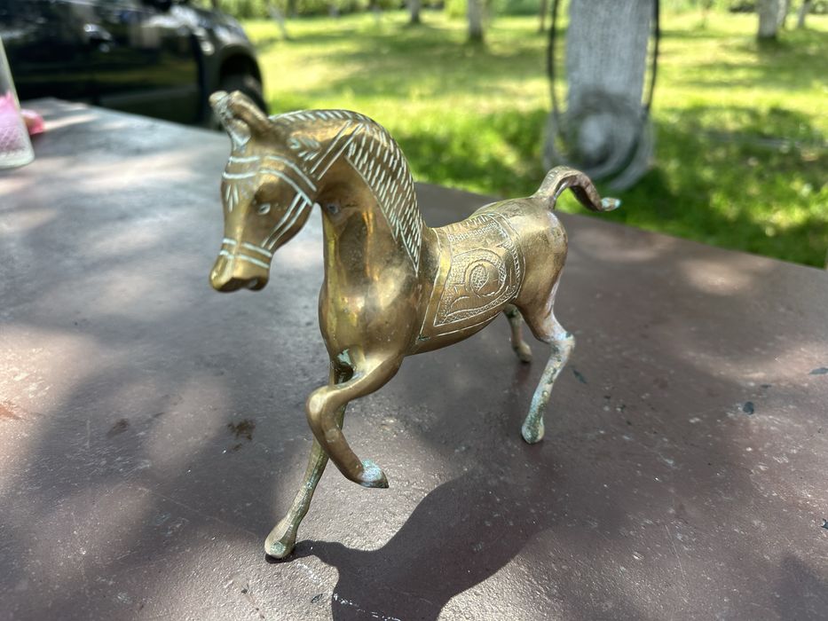 Statuetă cal din alamă, gravată manual, vintage