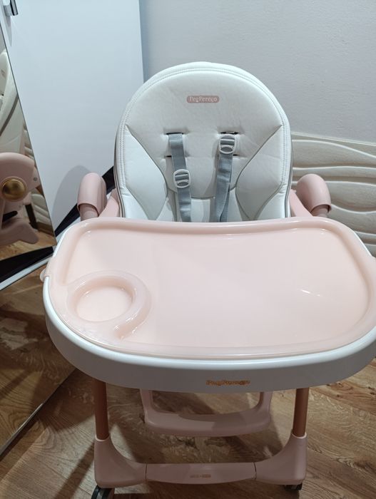 Ново! Столче за хранене Peg perego prima pappa follow me.