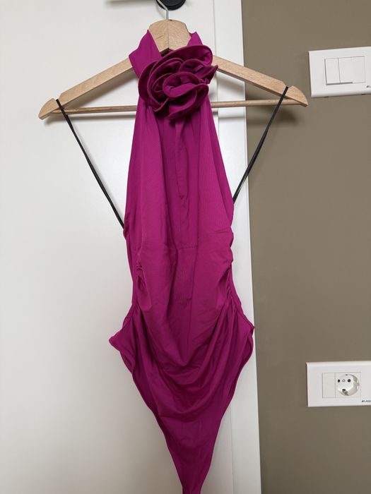 Body H&M elegant cu detaliu deosebkt