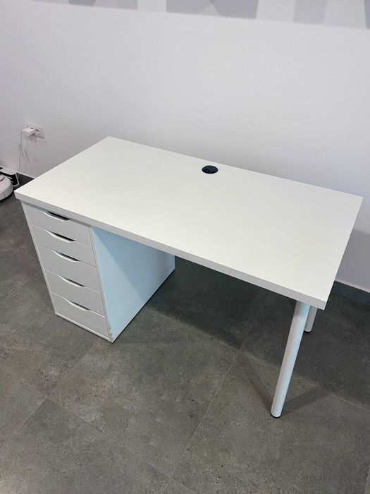 Birou alb cu sertare IKEA Lagkapten / Alex, 120x60 cm, in stare buna