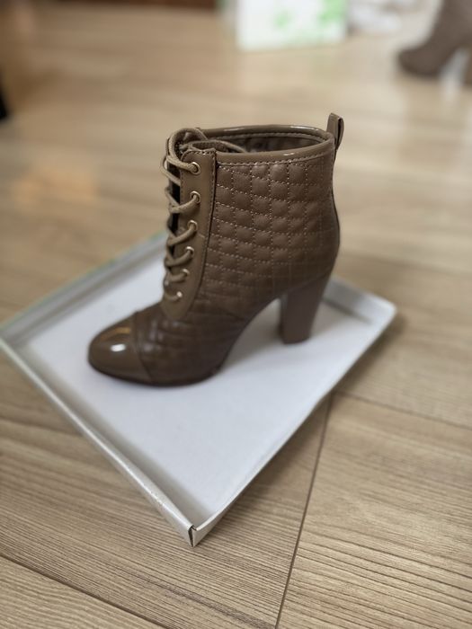 Чисто нови кафеви зимни боти