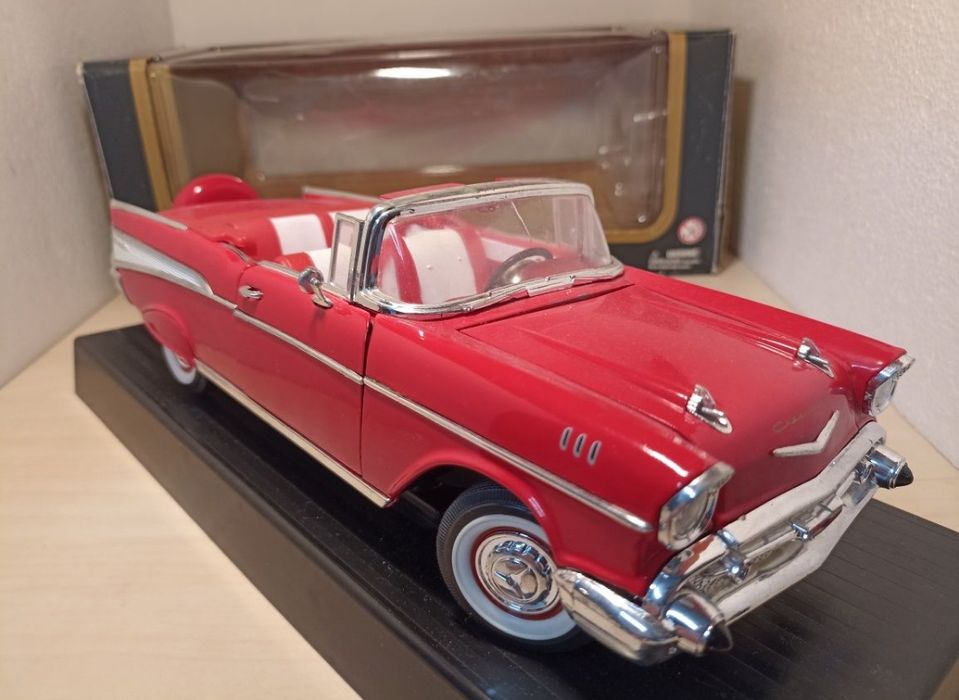 Chevrolet Bel Air 1957
Scara 1:18
Producător Road Tough 
Material meta
