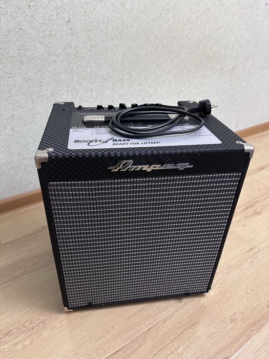 Комбик Ampeg Rocket Bass RB-110 — отличное состояние!