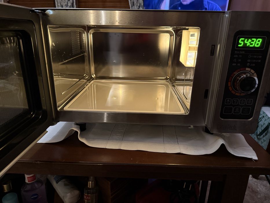 Професионална микровълнова CaterTech