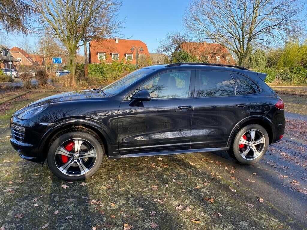 Dezmembrez porsche cayenne 3.0 euro 5 model 7P cayenne 2012