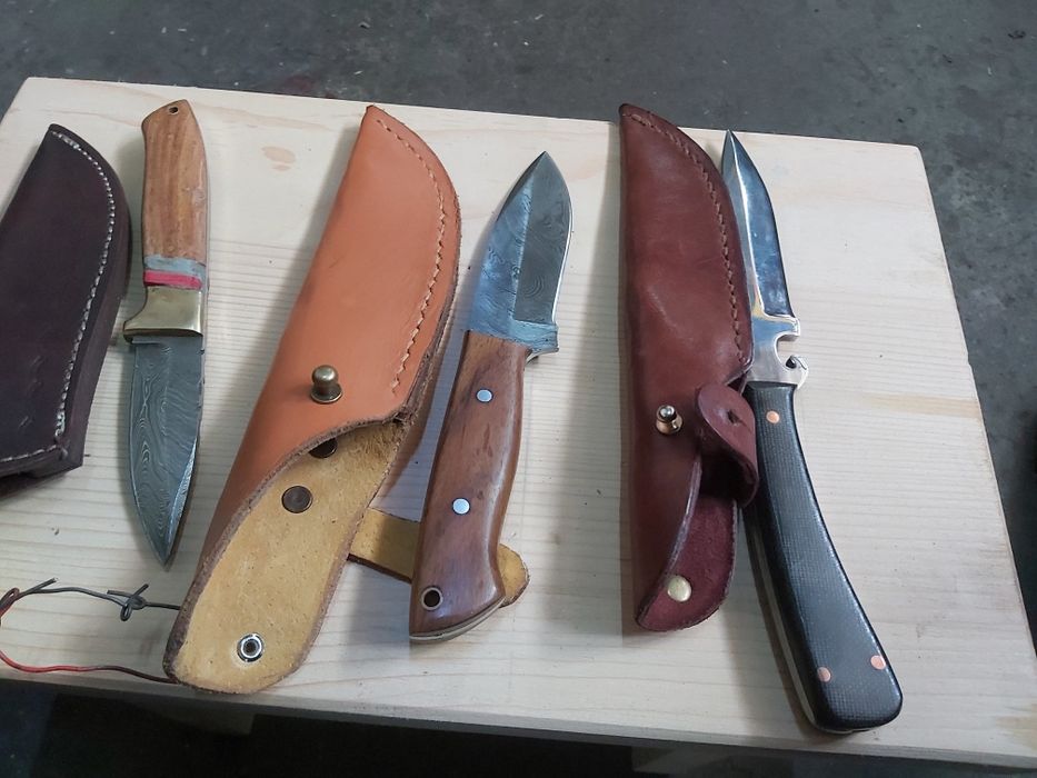 Cutite vânătoare si camping deosebite.