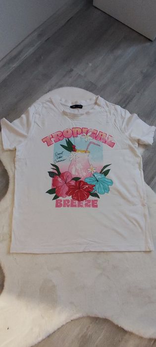 Цветни летни рокли и блузки