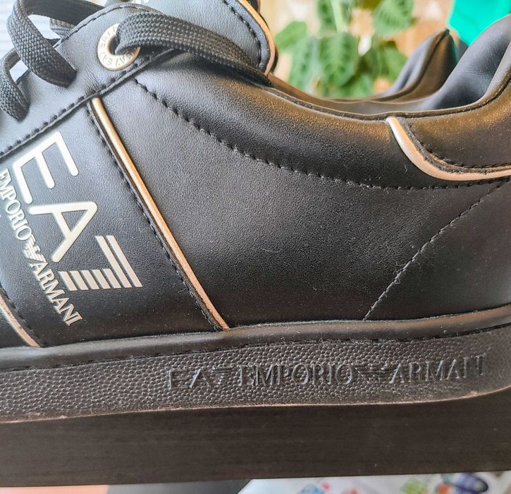Emporio Armani.Естествена кожа