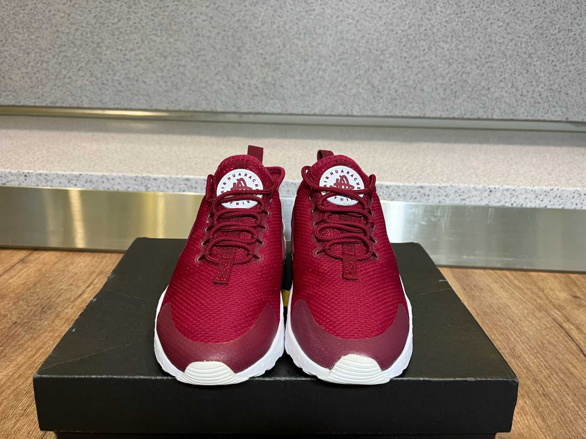 ОРИГИНАЛНИ *** Nike Air Huarache Run Ultra / Noble Red /White