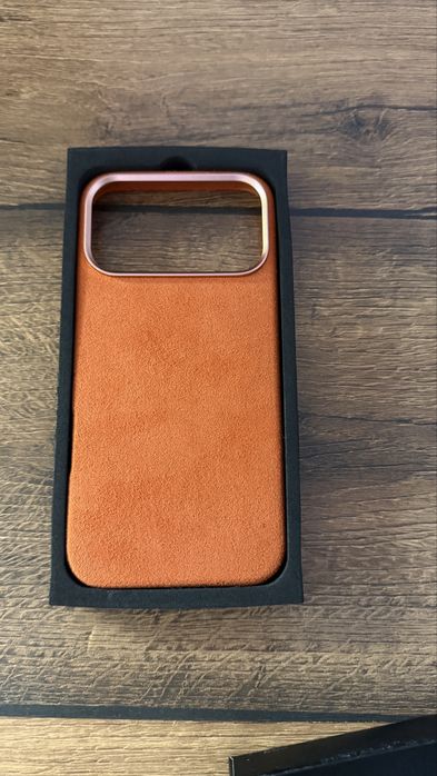 Husa piele alcantara iphone 17 Pro Max Portocalie