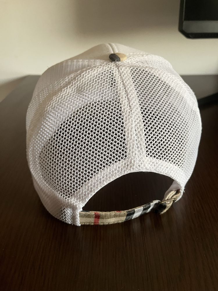 Sapca Burberry Urgent