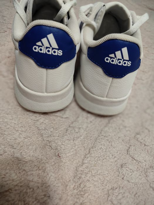 Adidași măr. 7uk (40-41)