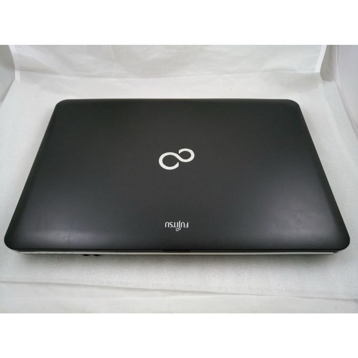 Ноутбук FUJITSU A512