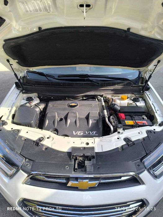 Chevrolet Captiva 3/4 — белый жемчуг
