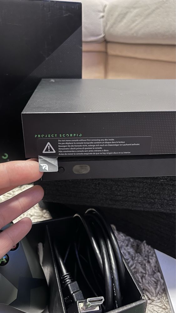 Xbox One X Scorpio Edition 1TB Full