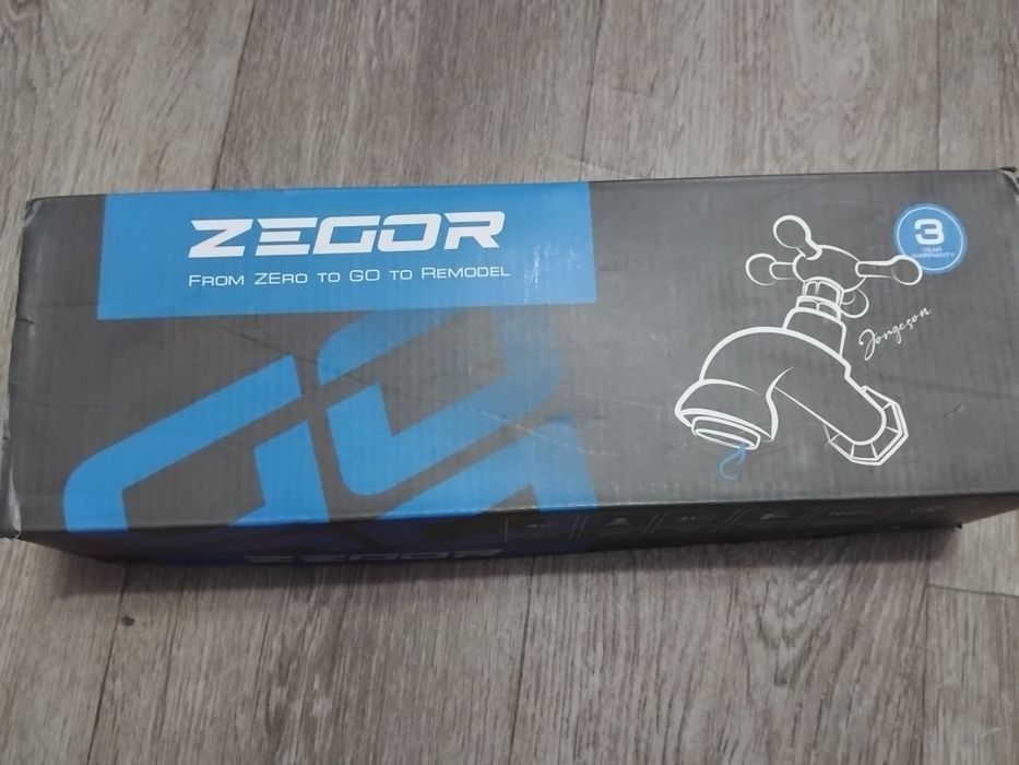 Продам новые смесителя на кухню