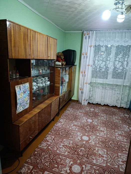 Продам 3-х комнатную улучшенную по ул. Ауэзова 27, этаж 3\5