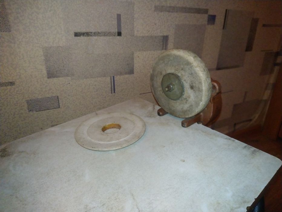 Продам настольное точило механическое