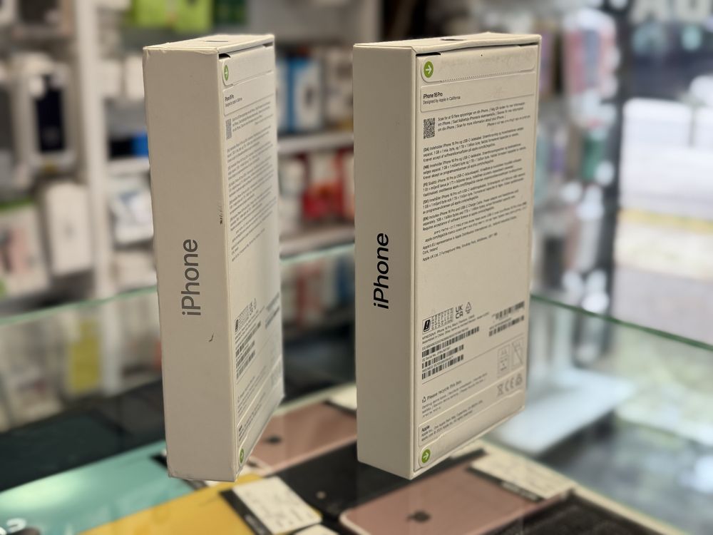 Apple iPhone 16 Pro 128GB Black & White Titanium