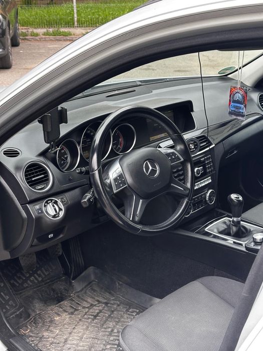 Mercedes-Benz C180 CDI W204 • 2011 • 2.2 Diesel • 120 CP • 275.000 km