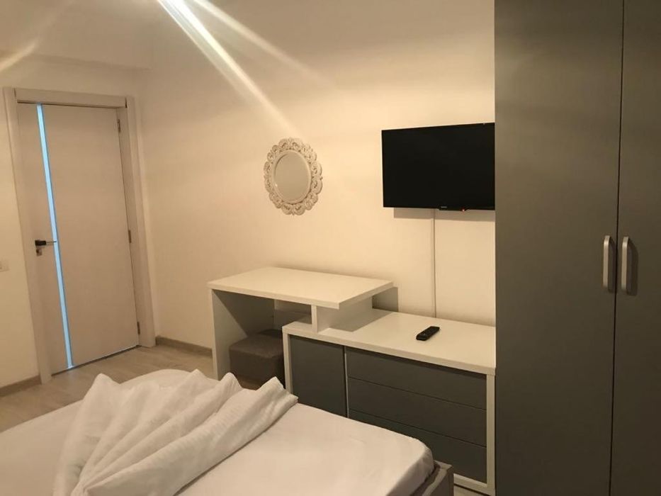 Închiriez apartament