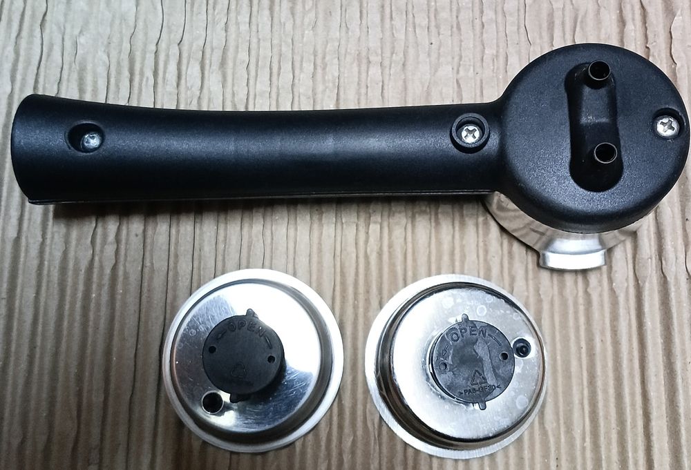 Кафемашина DeLonghi.