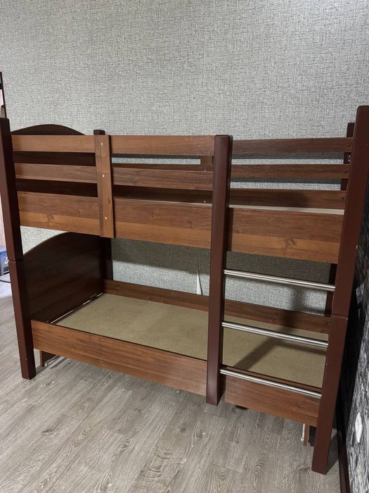 Двух-ярусная кровать 1.9х1.2м