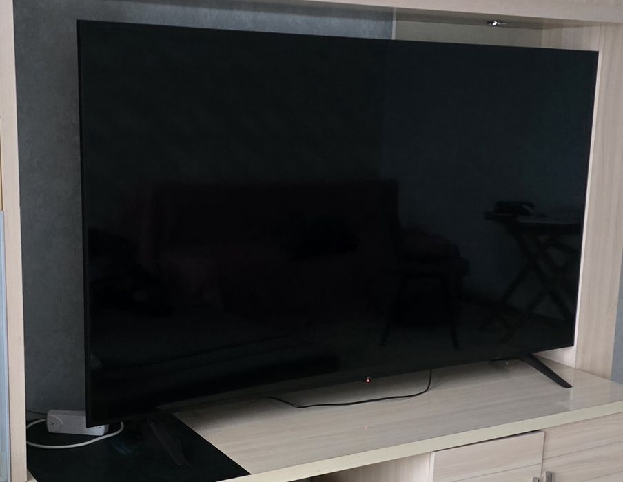 Продам телевизор на запчасти