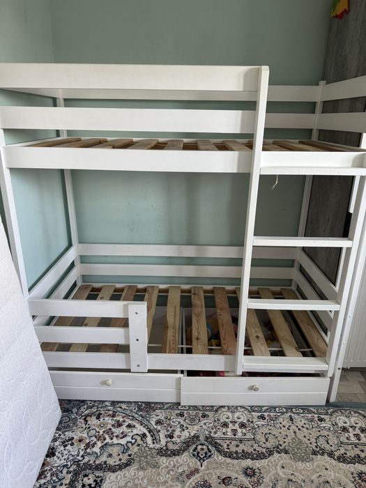 Продам двухъярусную кровать