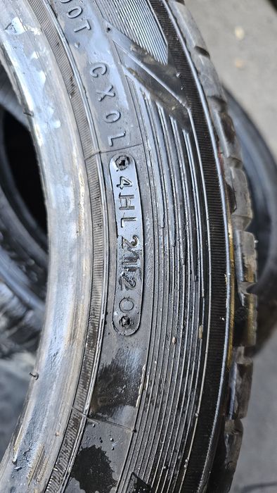 Зимни гуми 2бр.  235/45/17 TOYO