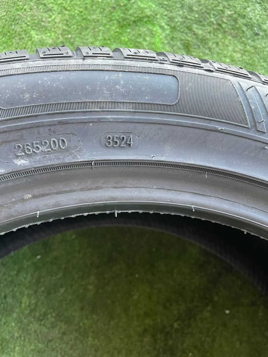 Anvelope Iarna 235/45/17 Petlas NOI