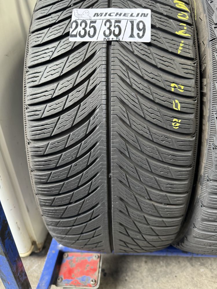 235/35/19 michelin