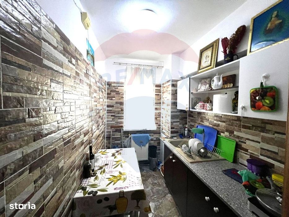 Apartament cu 2 camere semidecomandate de vânzare în zona Alecu Russo