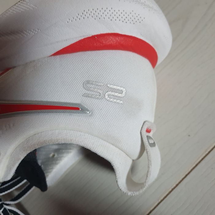 Adidasi  Asics Austria