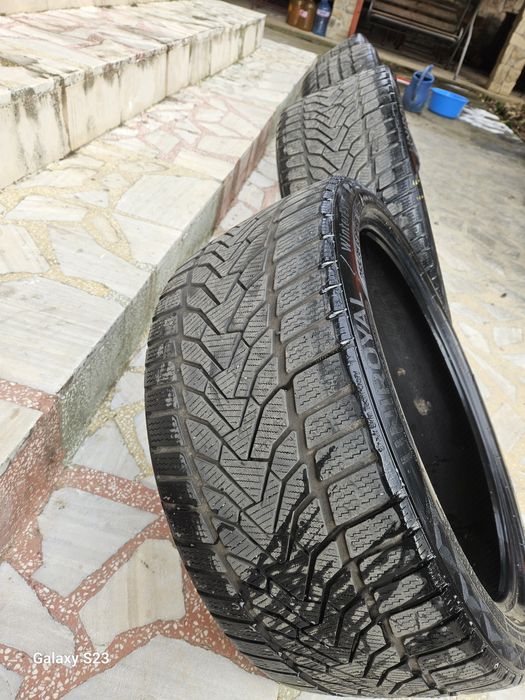 Всесезонни гуми 255/35/R19 Rotalla Setula Цената е за 4-те.